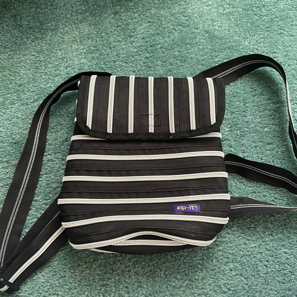 zip-it mini backpack
